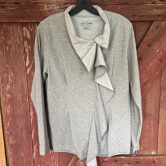 Neon Buddha heather gray hidden zipper ruffle front pleated stretch tunic. Large - Picture 1 of 9